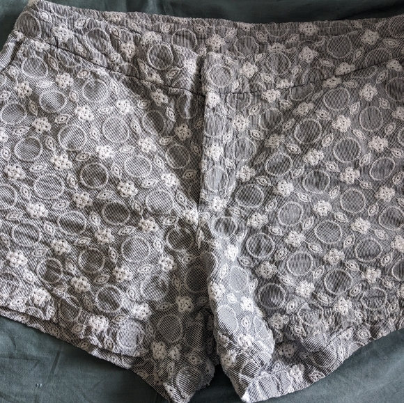 2 pairs of shorts - Picture 7 of 10